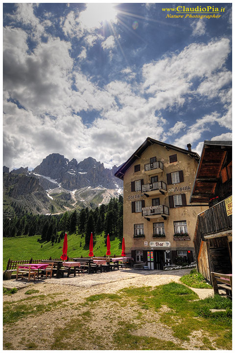 rifugio stella alpina in val di fassa, dolomiti